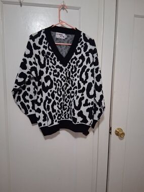 Black & White Leopard-Print V-Neck Sweater